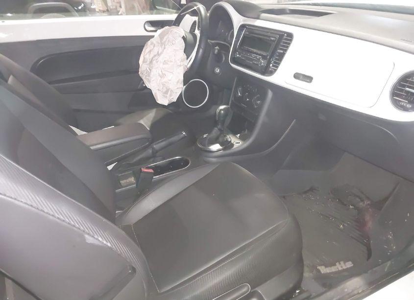 Photo 5 of 2014 Volkswagen Beetle 2.5L (VIN 3VWJX7AT3EM615967)