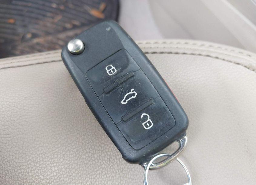 Photo 11 of 2013 Volkswagen Beetle 2.5L (VIN 3VWJX7AT4DM678039)