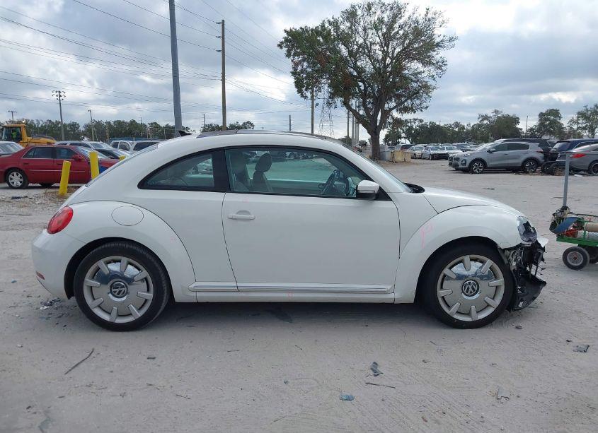 Photo 13 of 2013 Volkswagen Beetle 2.5L (VIN 3VWJX7AT4DM678039)