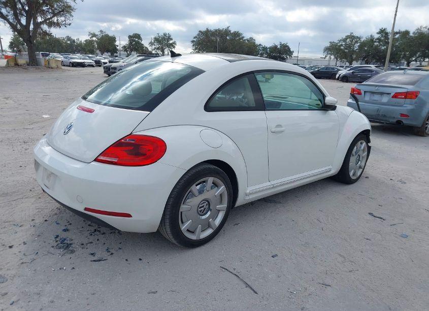 Photo 4 of 2013 Volkswagen Beetle 2.5L (VIN 3VWJX7AT4DM678039)