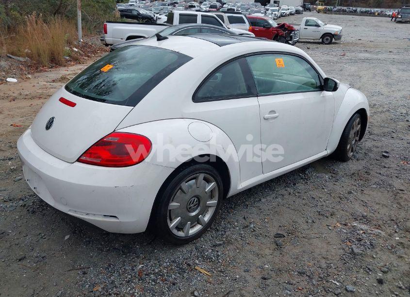 Photo 4 of 2013 Volkswagen Beetle 2.5L (VIN 3VWJX7AT6DM609255)