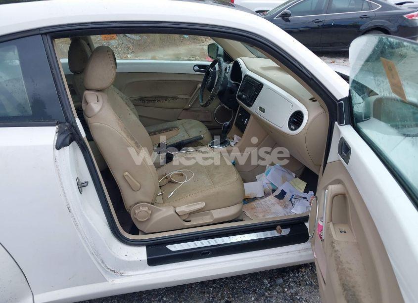 Photo 5 of 2013 Volkswagen Beetle 2.5L (VIN 3VWJX7AT6DM609255)