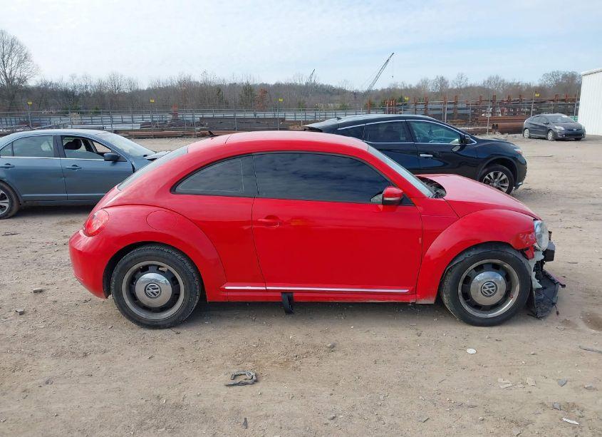 Photo 13 of 2013 Volkswagen Beetle 2.5L (VIN 3VWJX7AT9DM693524)