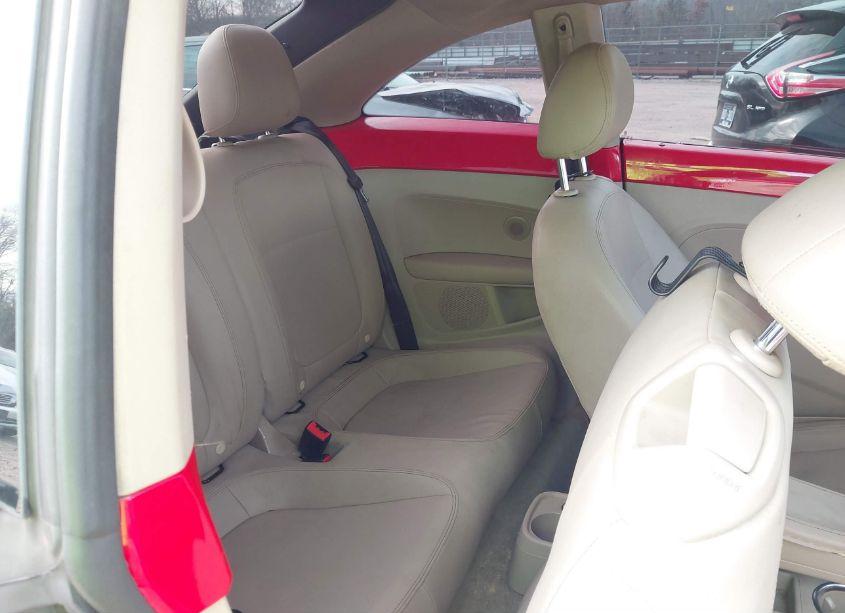 Photo 8 of 2013 Volkswagen Beetle 2.5L (VIN 3VWJX7AT9DM693524)