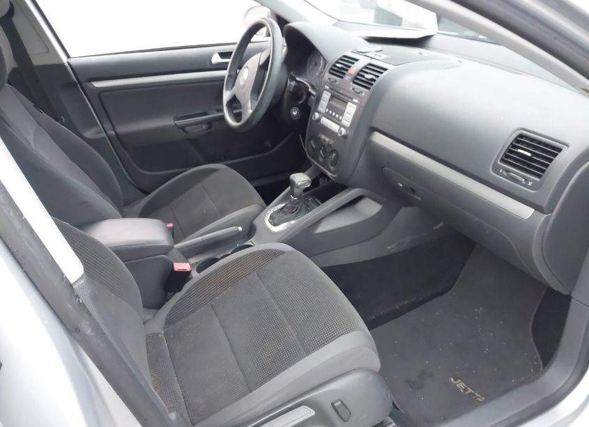 Photo 5 of 2009 Volkswagen Jetta S (VIN 3VWJZ71K69M121349)