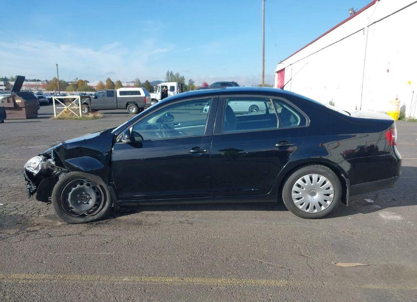 Photo 14 of 2009 Volkswagen Jetta S (VIN 3VWJZ71K69M139916)