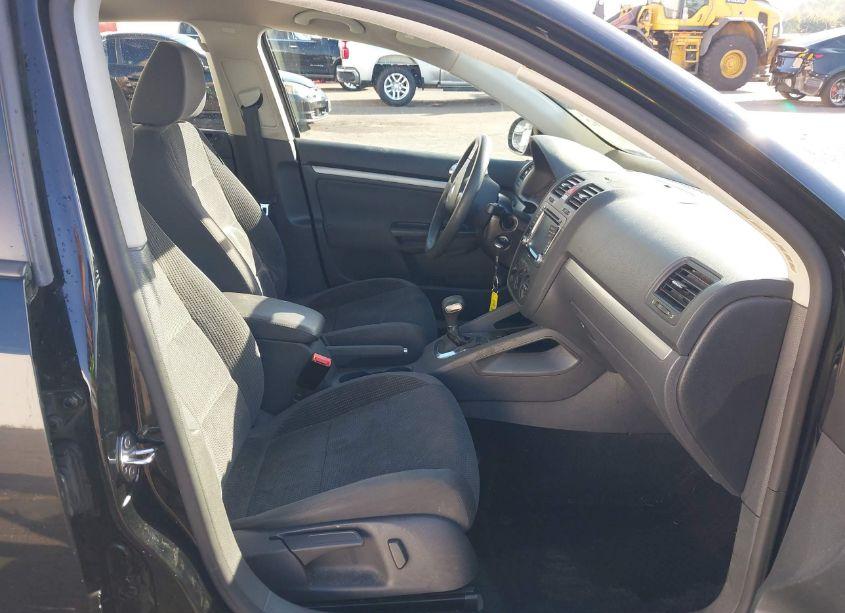 Photo 5 of 2009 Volkswagen Jetta S (VIN 3VWJZ71K69M139916)