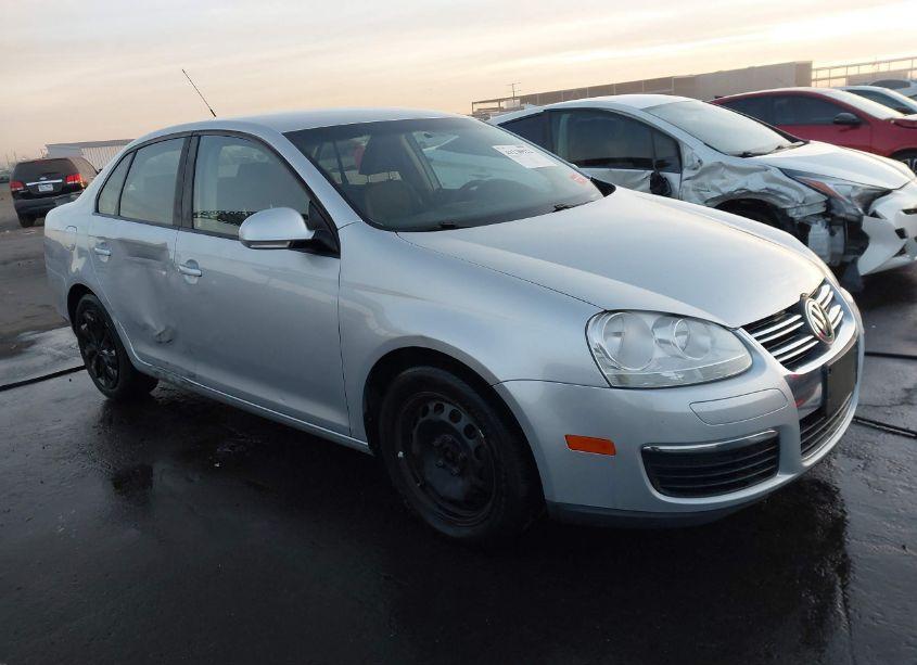 2010 Volkswagen Jetta S (VIN 3VWJZ7AJ4AM003523) main photo