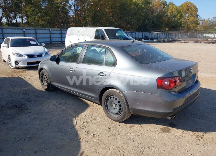 Photo 3 of 2010 Volkswagen Jetta S (VIN 3VWJZ7AJ4AM095247)