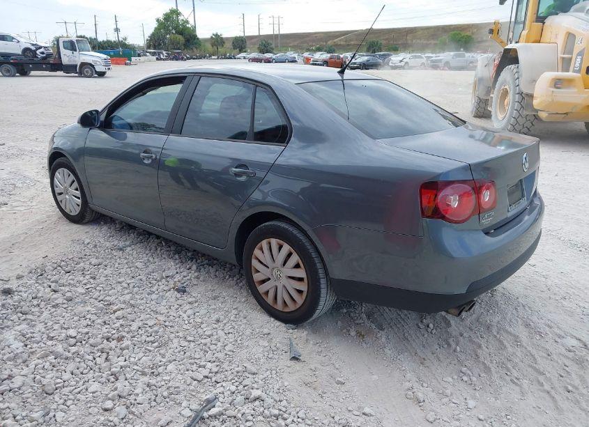 Photo 3 of 2010 Volkswagen Jetta S (VIN 3VWJZ7AJ7AM042932)