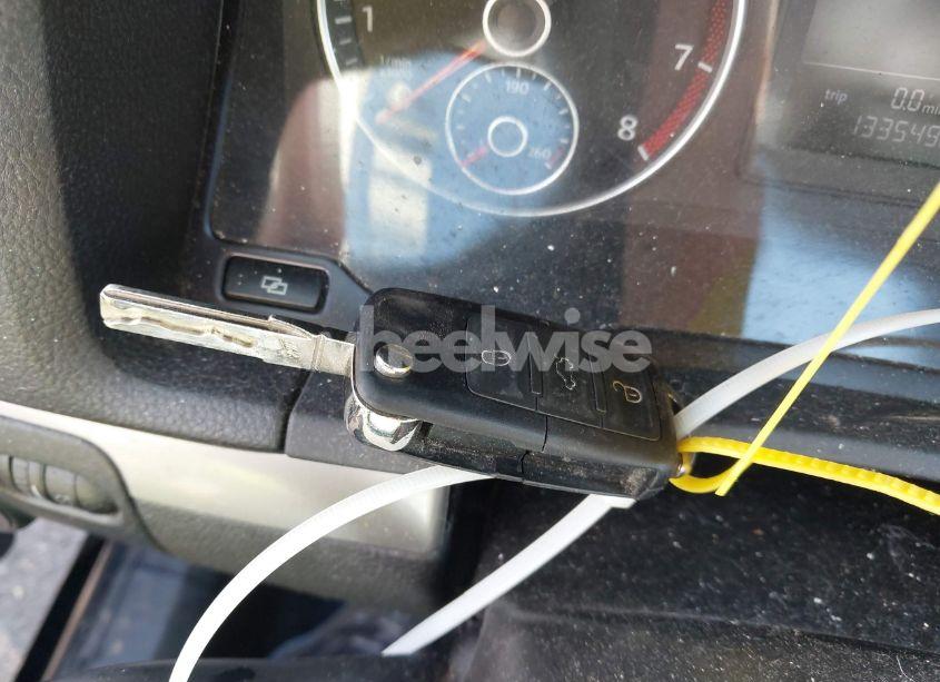 Photo 11 of 2010 Volkswagen Jetta S (VIN 3VWJZ7AJXAM005955)