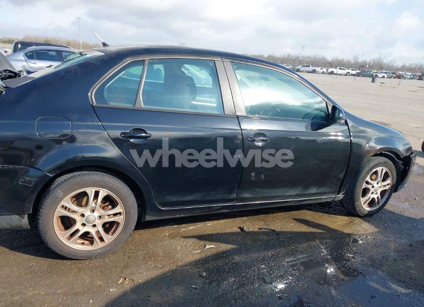 Photo 13 of 2010 Volkswagen Jetta S (VIN 3VWJZ7AJXAM005955)