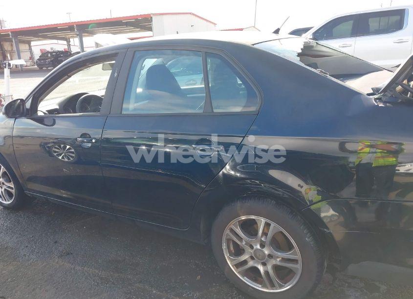 Photo 14 of 2010 Volkswagen Jetta S (VIN 3VWJZ7AJXAM005955)