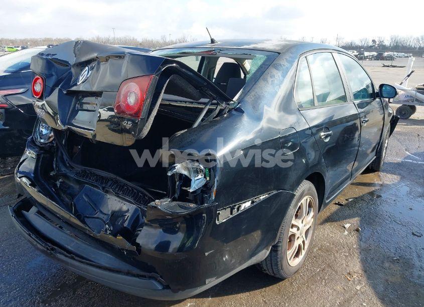 Photo 4 of 2010 Volkswagen Jetta S (VIN 3VWJZ7AJXAM005955)