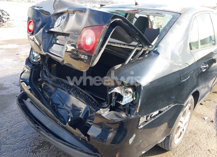 Photo 6 of 2010 Volkswagen Jetta S (VIN 3VWJZ7AJXAM005955)