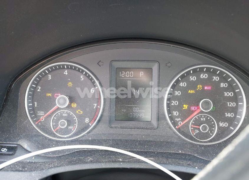 Photo 7 of 2010 Volkswagen Jetta S (VIN 3VWJZ7AJXAM005955)