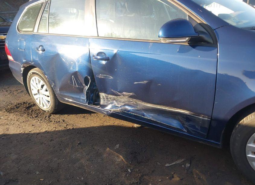 Photo 6 of 2012 Volkswagen Jetta SPORTWAGEN 2.5L S (VIN 3VWKP7AJ5CM641924)