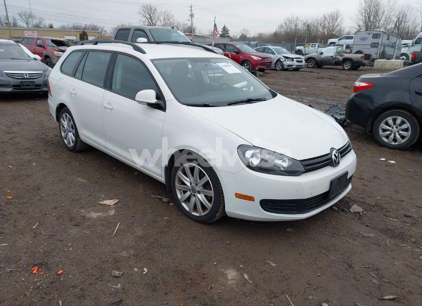 2013 Volkswagen Jetta SPORTWAGEN 2.5L S (VIN 3VWKP7AJ6DM677395) main photo