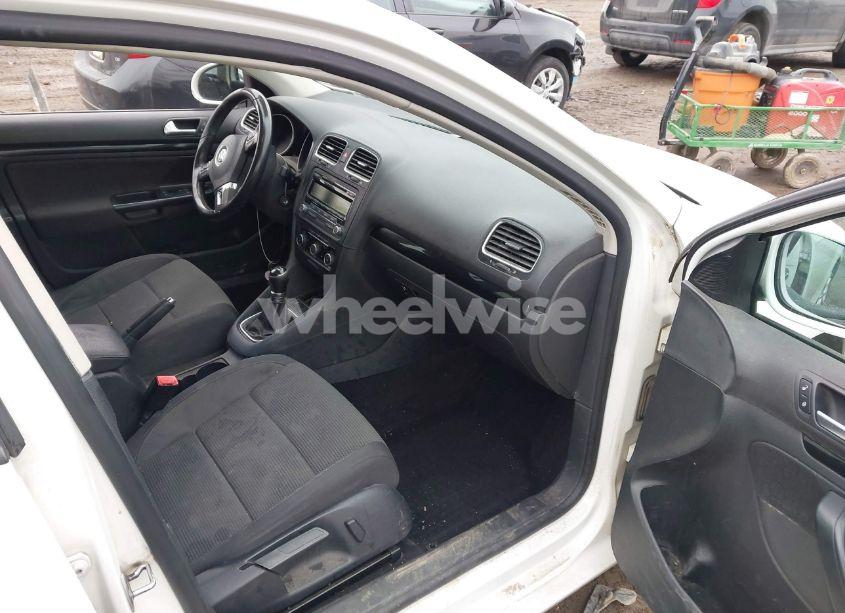 Photo 5 of 2013 Volkswagen Jetta SPORTWAGEN 2.5L S (VIN 3VWKP7AJ6DM677395)