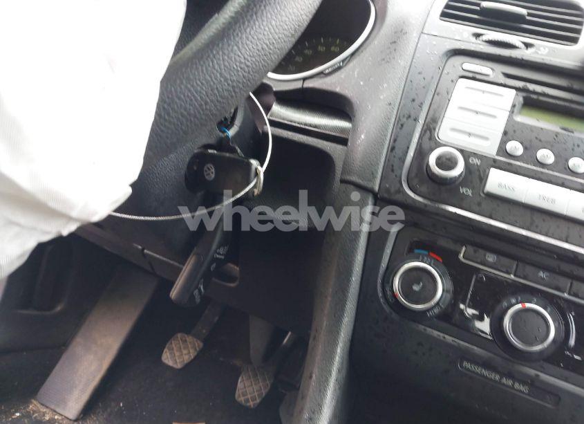 Photo 11 of 2010 Volkswagen Jetta S (VIN 3VWKX7AJ2AM613348)