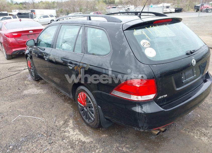 Photo 3 of 2010 Volkswagen Jetta S (VIN 3VWKX7AJ2AM613348)