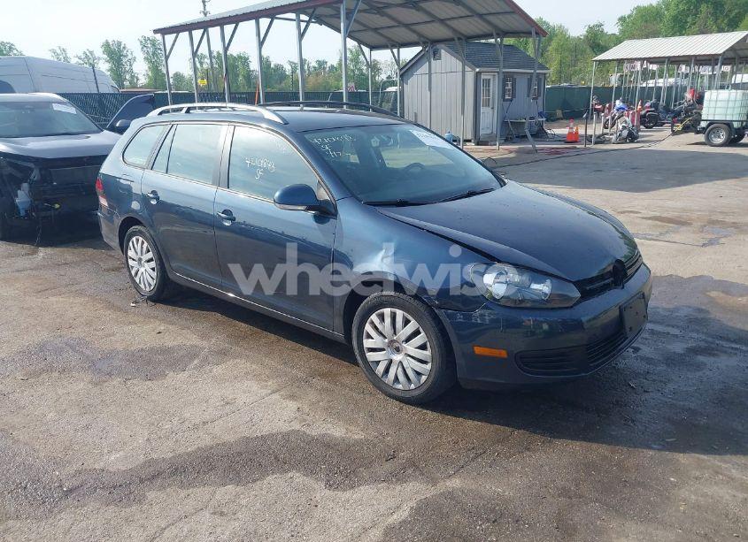 2010 Volkswagen Jetta S (VIN 3VWKX7AJ5AM655089) main photo