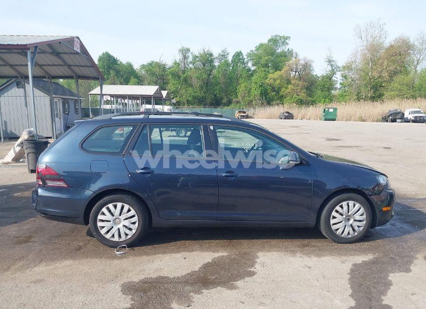 Photo 13 of 2010 Volkswagen Jetta S (VIN 3VWKX7AJ5AM655089)