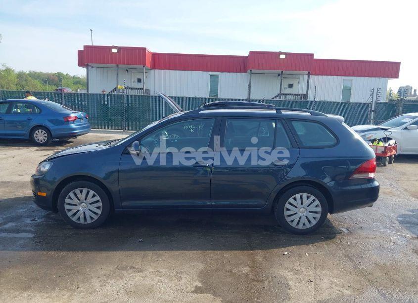 Photo 14 of 2010 Volkswagen Jetta S (VIN 3VWKX7AJ5AM655089)