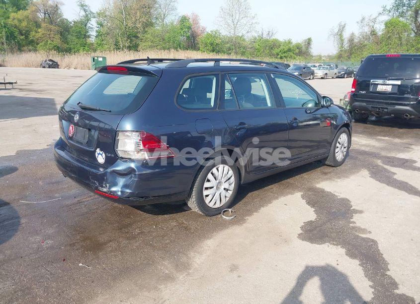 Photo 4 of 2010 Volkswagen Jetta S (VIN 3VWKX7AJ5AM655089)