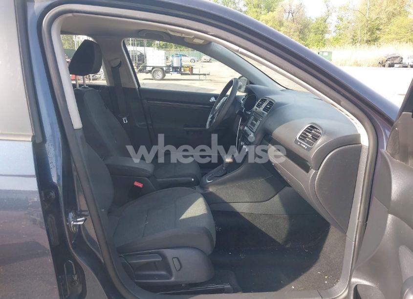 Photo 5 of 2010 Volkswagen Jetta S (VIN 3VWKX7AJ5AM655089)