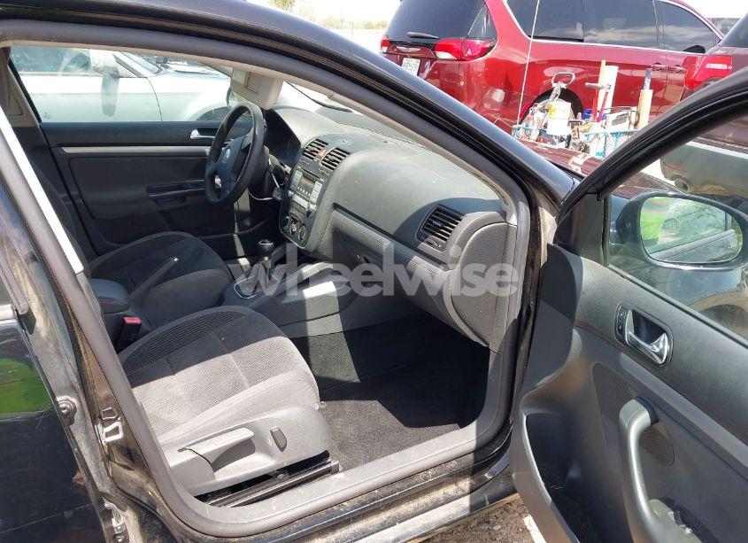 Photo 5 of 2009 Volkswagen Jetta 2.5L S (VIN 3VWKZ71K99M282993)