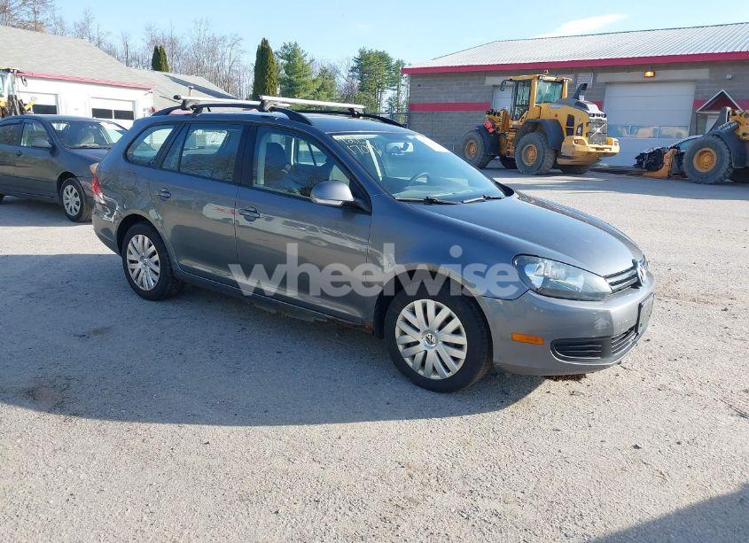 2010 Volkswagen Jetta S (VIN 3VWKZ7AJ0AM667497) main photo