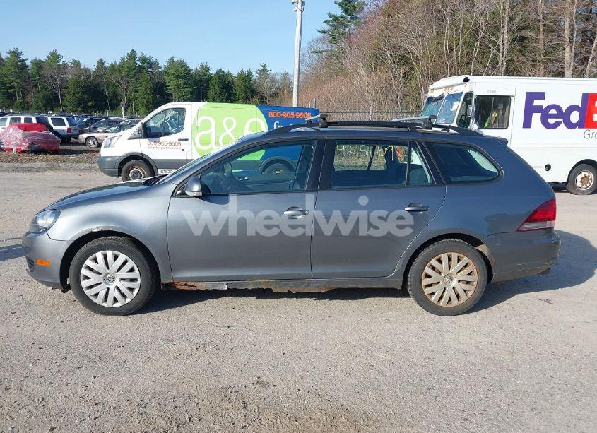 Photo 12 of 2010 Volkswagen Jetta S (VIN 3VWKZ7AJ0AM667497)