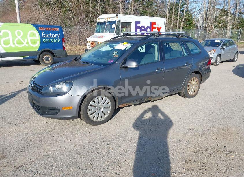 Photo 2 of 2010 Volkswagen Jetta S (VIN 3VWKZ7AJ0AM667497)