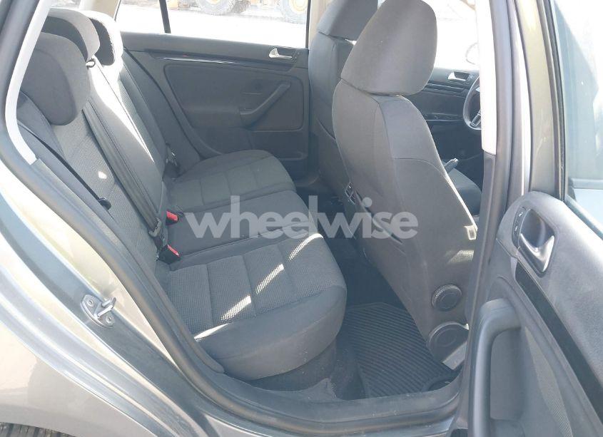 Photo 8 of 2010 Volkswagen Jetta S (VIN 3VWKZ7AJ0AM667497)