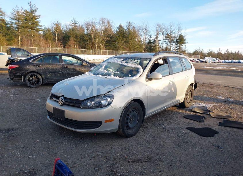 Photo 2 of 2011 Volkswagen Jetta SPORTWAGEN 2.5L S (VIN 3VWKZ7AJ4BM630342)