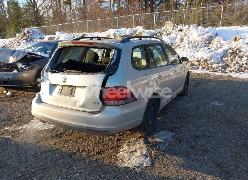 Photo 4 of 2011 Volkswagen Jetta SPORTWAGEN 2.5L S (VIN 3VWKZ7AJ4BM630342)