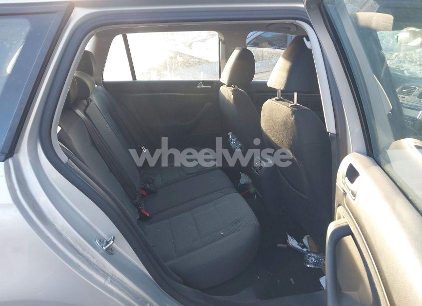 Photo 8 of 2011 Volkswagen Jetta SPORTWAGEN 2.5L S (VIN 3VWKZ7AJ4BM630342)