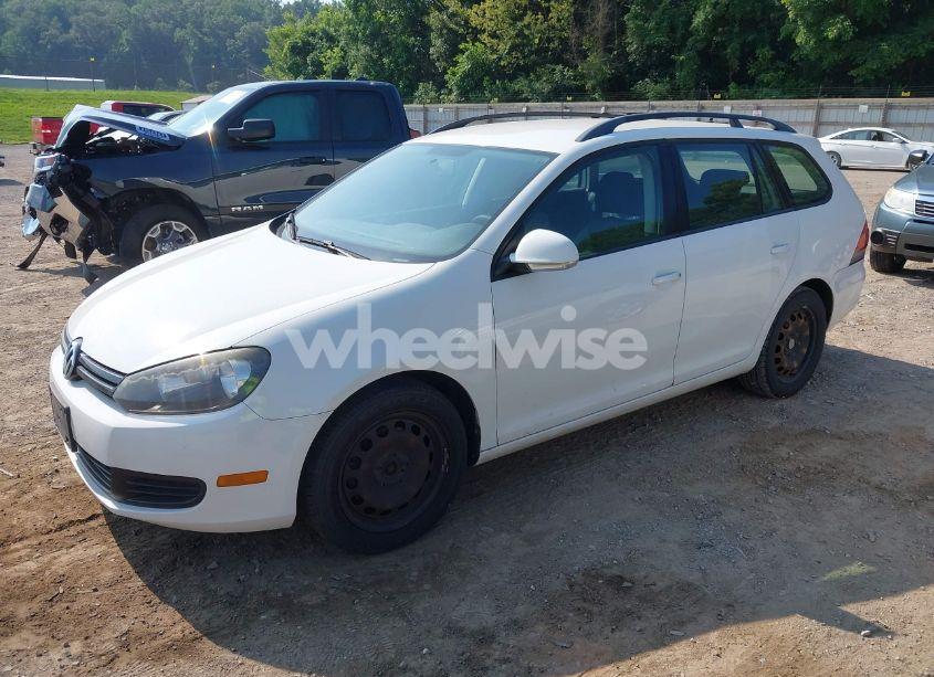 Photo 2 of 2010 Volkswagen Jetta S (VIN 3VWKZ7AJ6AM631670)