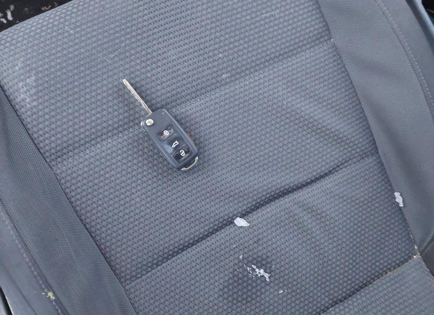 Photo 11 of 2011 Volkswagen Jetta SPORTWAGEN 2.5L S (VIN 3VWKZ7AJ6BM668476)