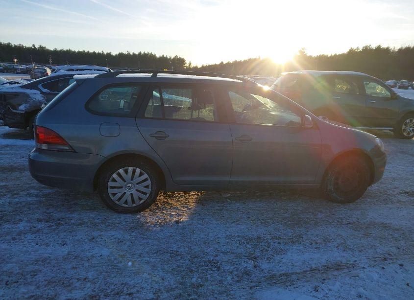 Photo 13 of 2011 Volkswagen Jetta SPORTWAGEN 2.5L S (VIN 3VWKZ7AJ6BM668476)