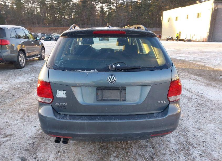 Photo 16 of 2011 Volkswagen Jetta SPORTWAGEN 2.5L S (VIN 3VWKZ7AJ6BM668476)