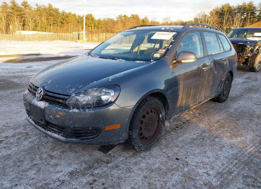 Photo 2 of 2011 Volkswagen Jetta SPORTWAGEN 2.5L S (VIN 3VWKZ7AJ6BM668476)