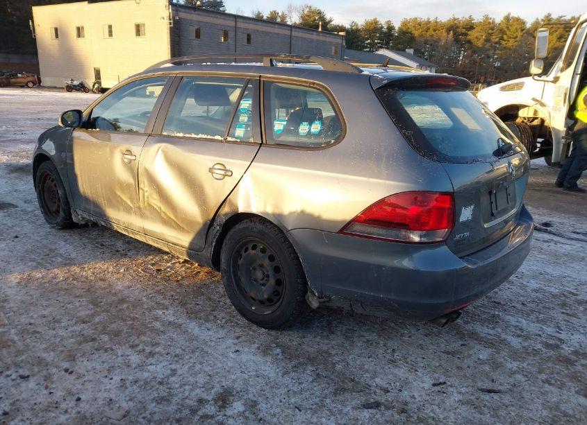 Photo 3 of 2011 Volkswagen Jetta SPORTWAGEN 2.5L S (VIN 3VWKZ7AJ6BM668476)