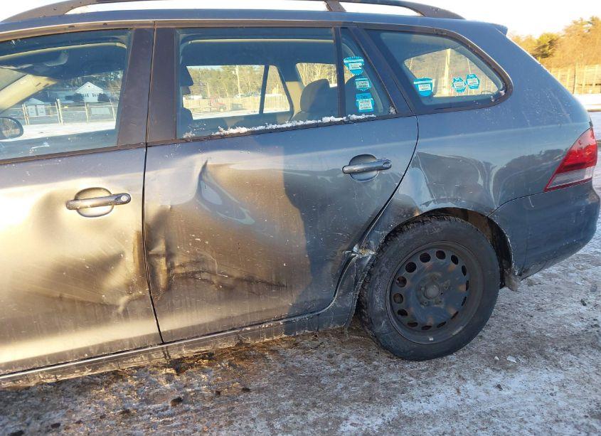 Photo 6 of 2011 Volkswagen Jetta SPORTWAGEN 2.5L S (VIN 3VWKZ7AJ6BM668476)