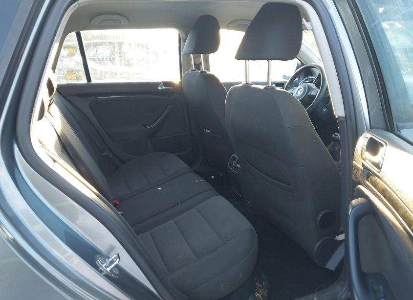 Photo 8 of 2011 Volkswagen Jetta SPORTWAGEN 2.5L S (VIN 3VWKZ7AJ6BM668476)