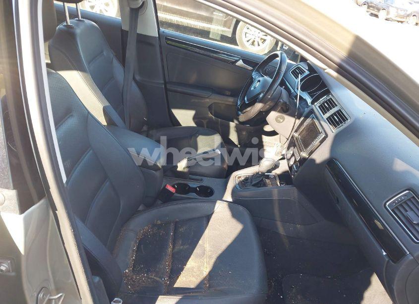 Photo 5 of 2016 Volkswagen Jetta 1.8T SEL (VIN 3VWL07AJ0GM313695)