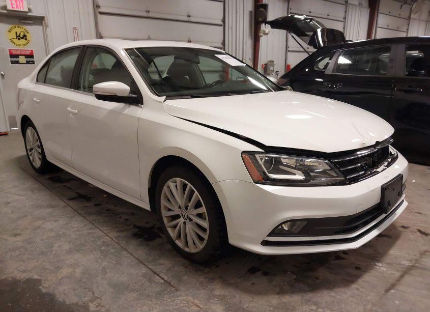 2016 Volkswagen Jetta 1.8T SEL (VIN 3VWL07AJ4GM386794) main photo