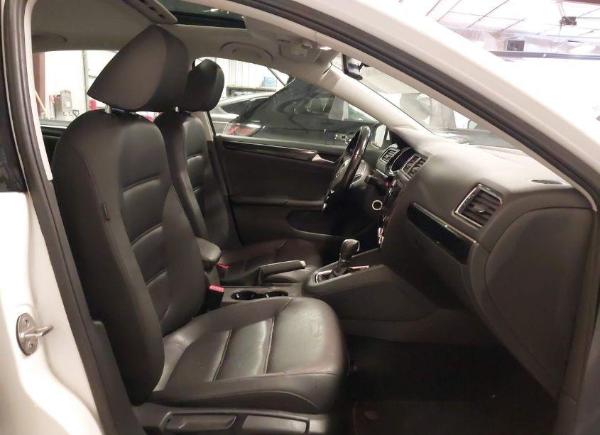 Photo 5 of 2016 Volkswagen Jetta 1.8T SEL (VIN 3VWL07AJ4GM386794)