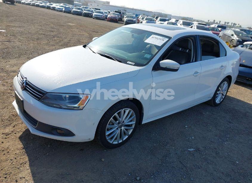 Photo 2 of 2014 Volkswagen Jetta 1.8T SEL (VIN 3VWL07AJ5EM388809)